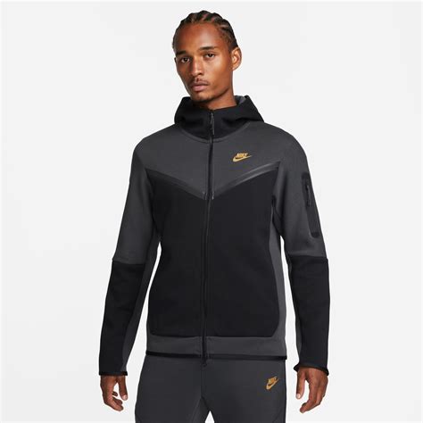 nike tech maat l|Nike tech fleece jackets.